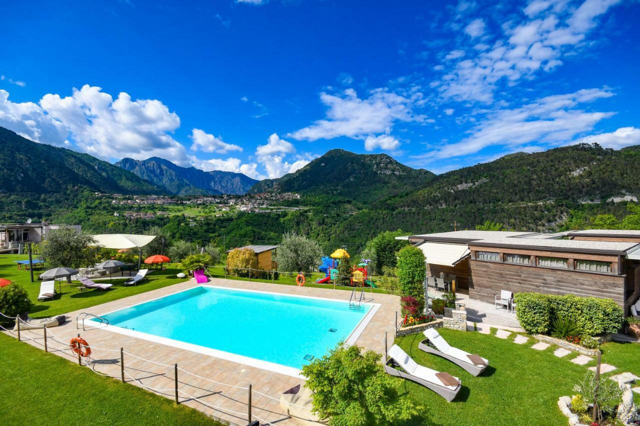 Georesort Tremosine Buitenkant foto